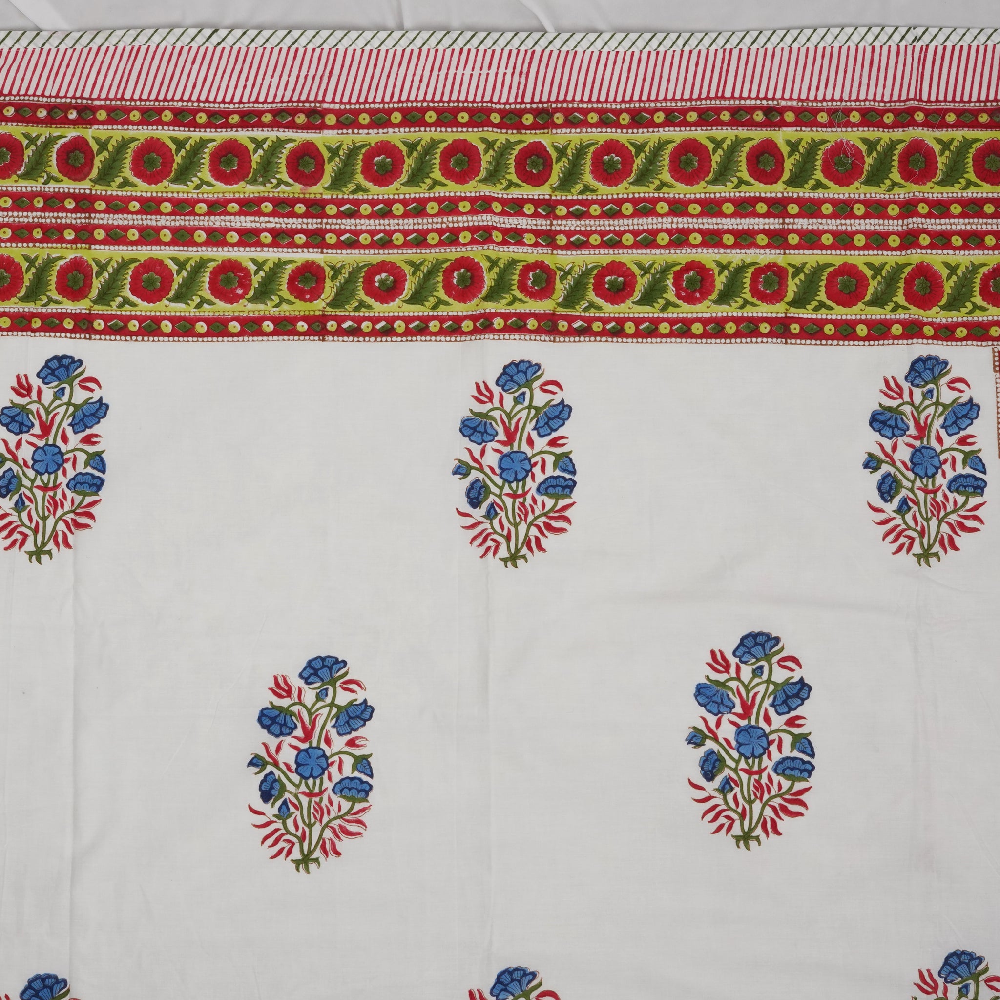 Gulaabo Neela Dohar