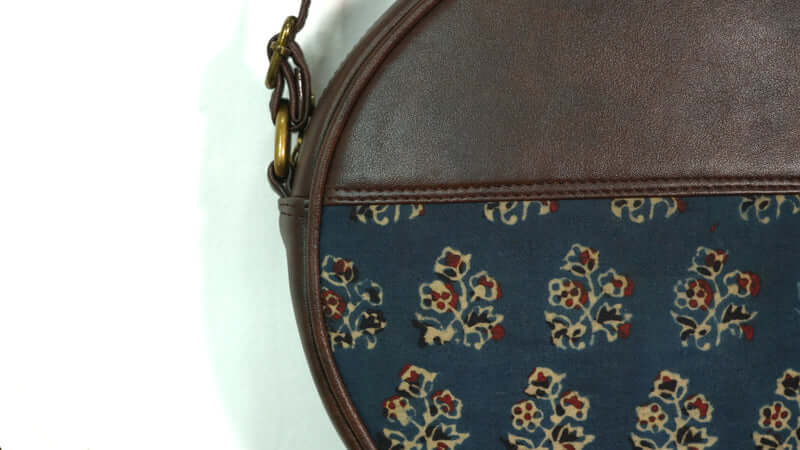 Midnight Loop Round Sling Bag